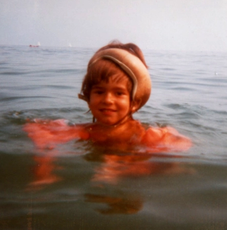 Daniel im Vierwaldstätterse am schwimmen